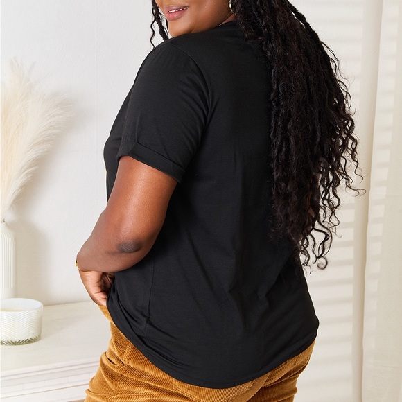 NEW Simply Love Black Be Kind Rainbow Graphic Tee T-Shirt - Picture 7 of 9